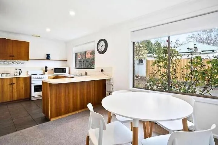 Sandy Bay Cozy Cottage Close To Cbd Hobart Holiday home